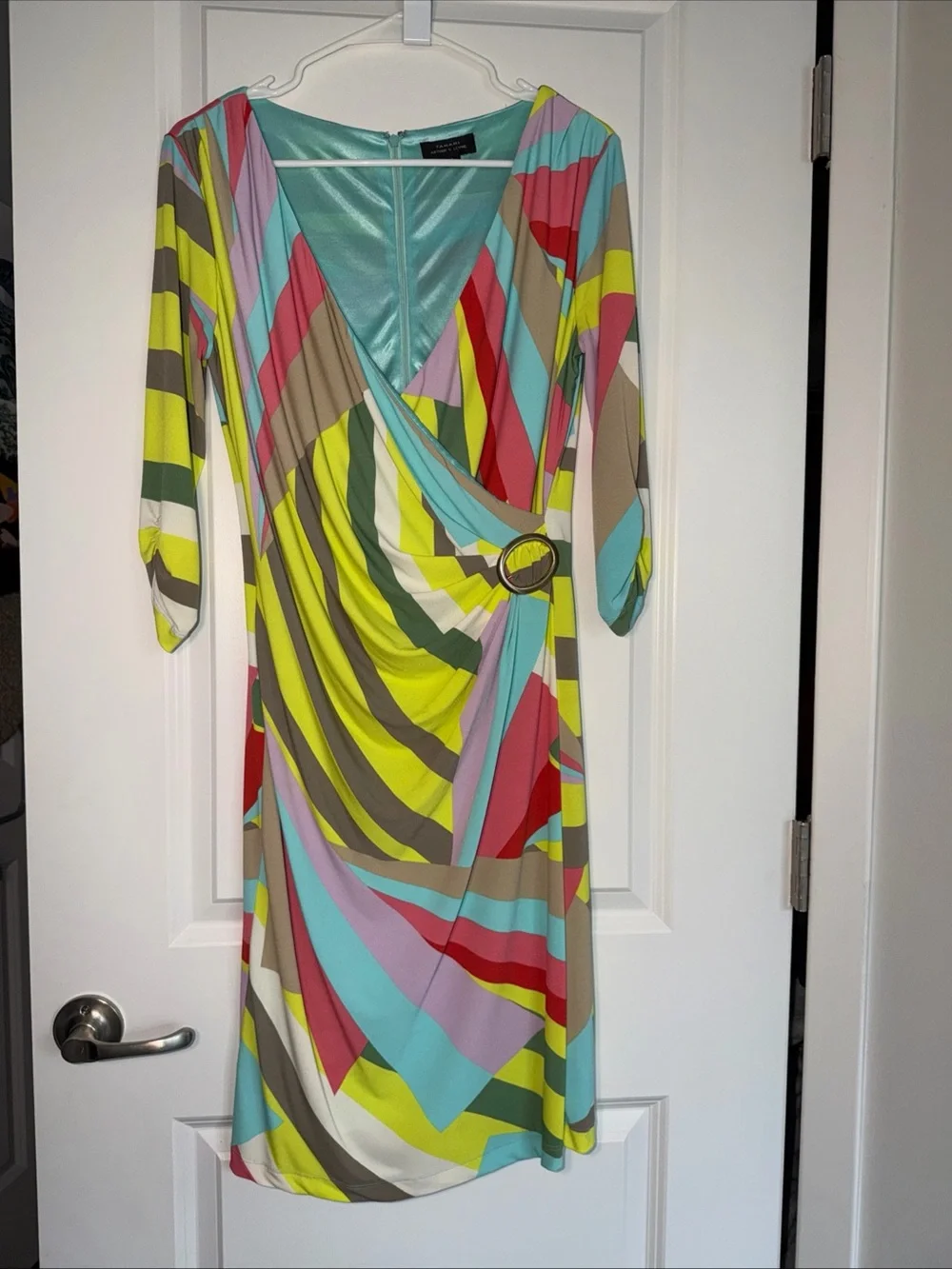 Tahari eye catching